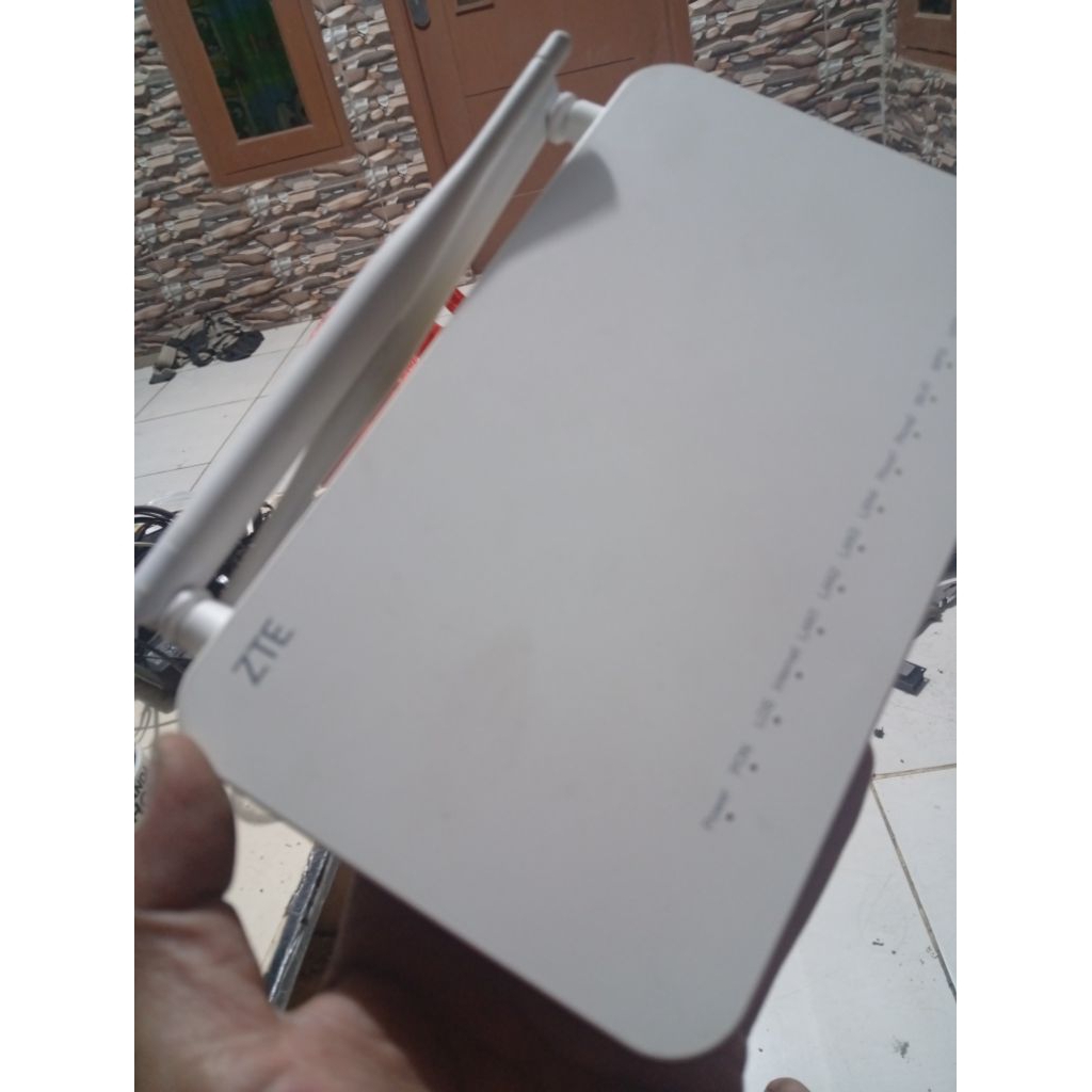 ROUTER WIFI ZTE F609 PORT HIJAU