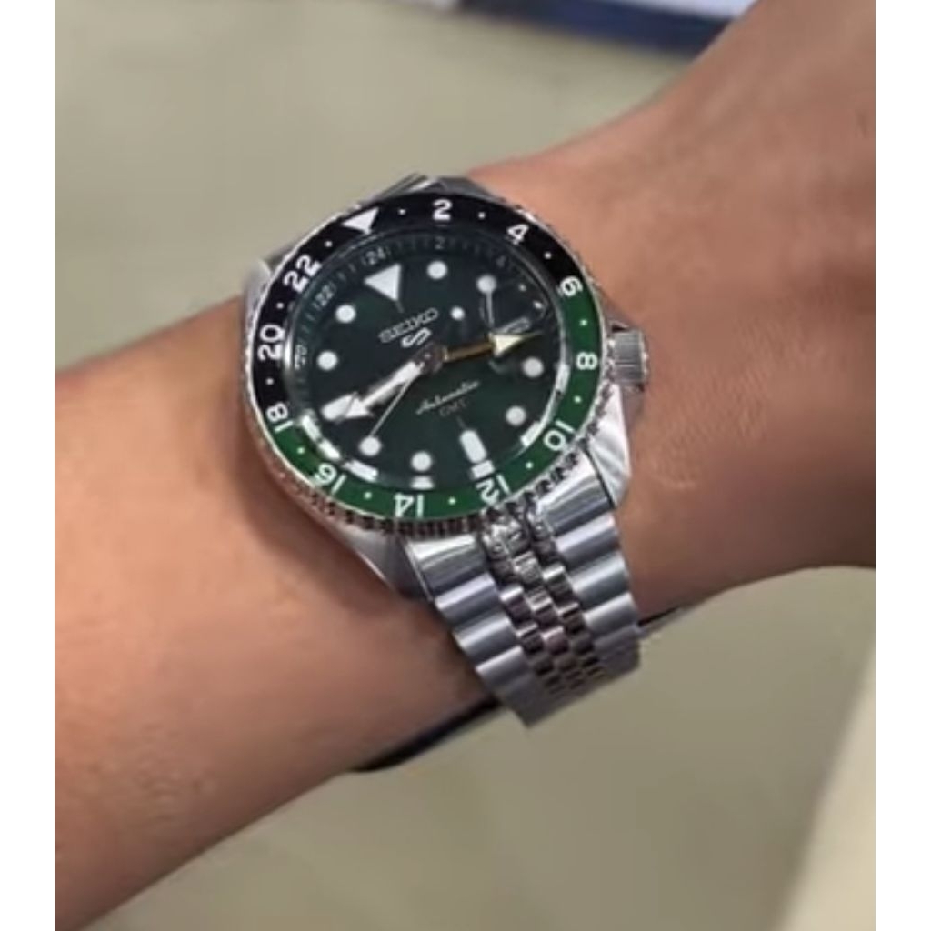 Jam Tangan Pria Seiko 5 Sports SSK035K1 SKX Series Automatic GMT Sprite Green Black Dial Stainless S