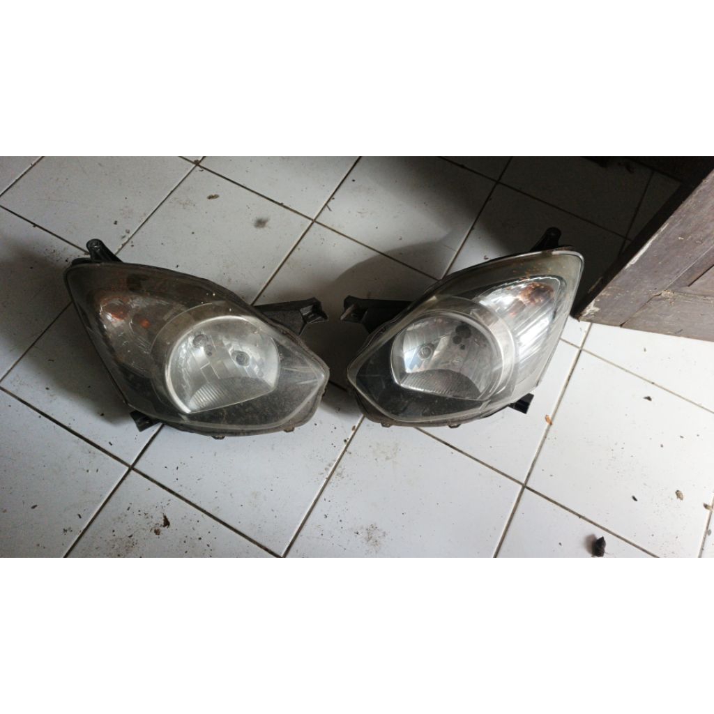 Headlamp Agya Old
