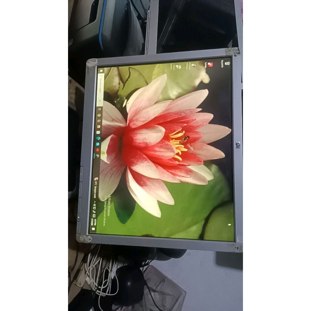 monitor komputer 19 kotak minus