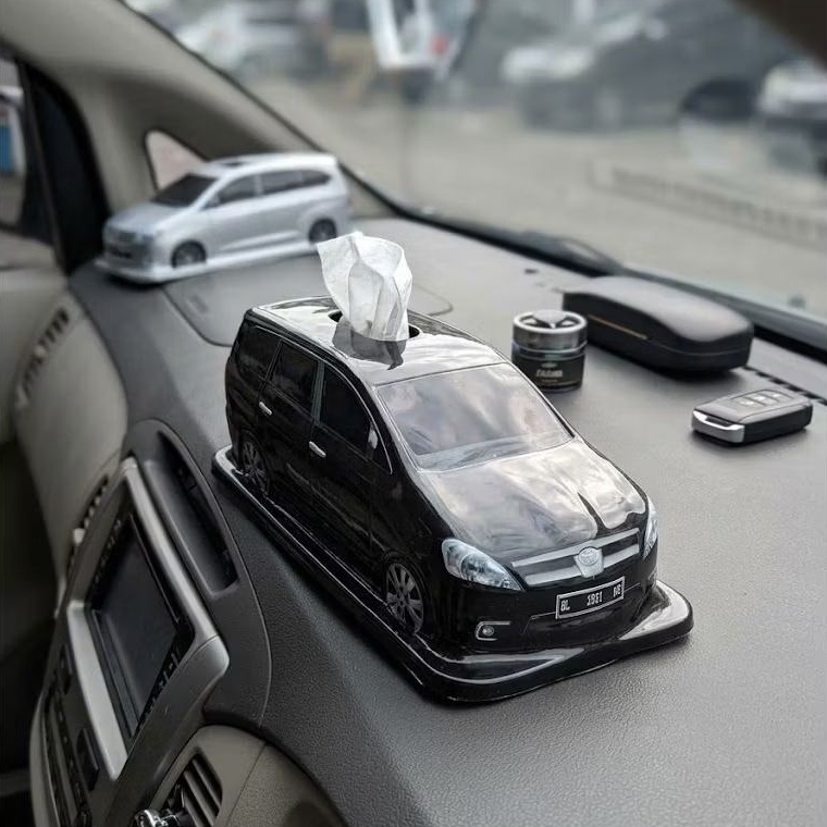 (Innova 2005 - 2010) Tempat Tisu Mobil 3D Bentuk Mobil Asli Untuk Interior, dekorasi, souvenir, dan 