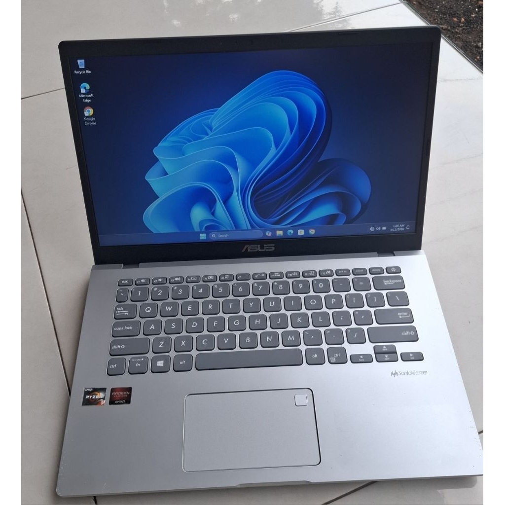 Laptop Asus RAM 8 SSD 256 Ryzen 3