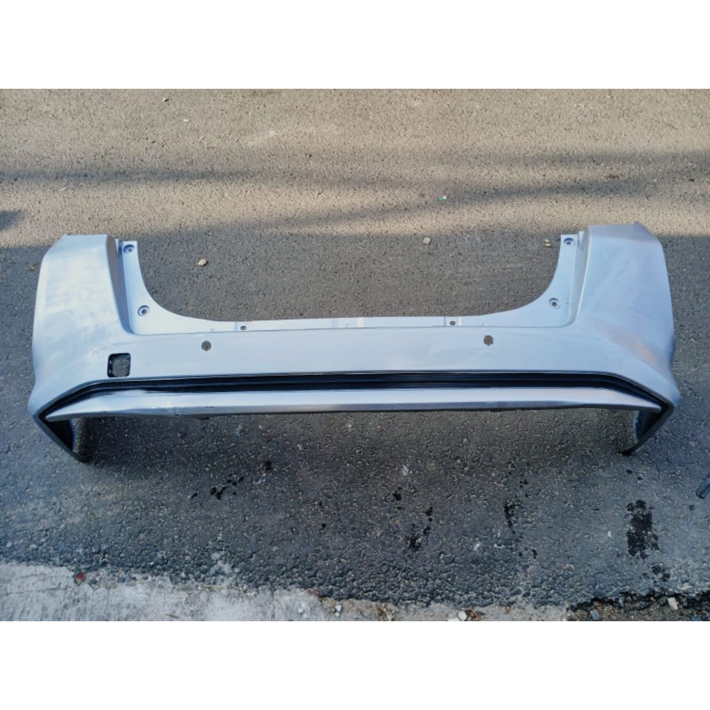Bumper belakang Calya sigra original.