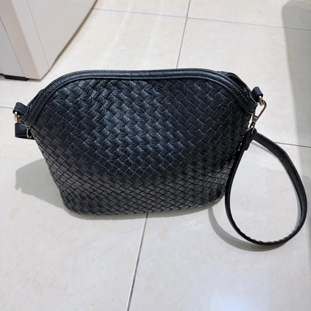 PRELOVED TAS HANA