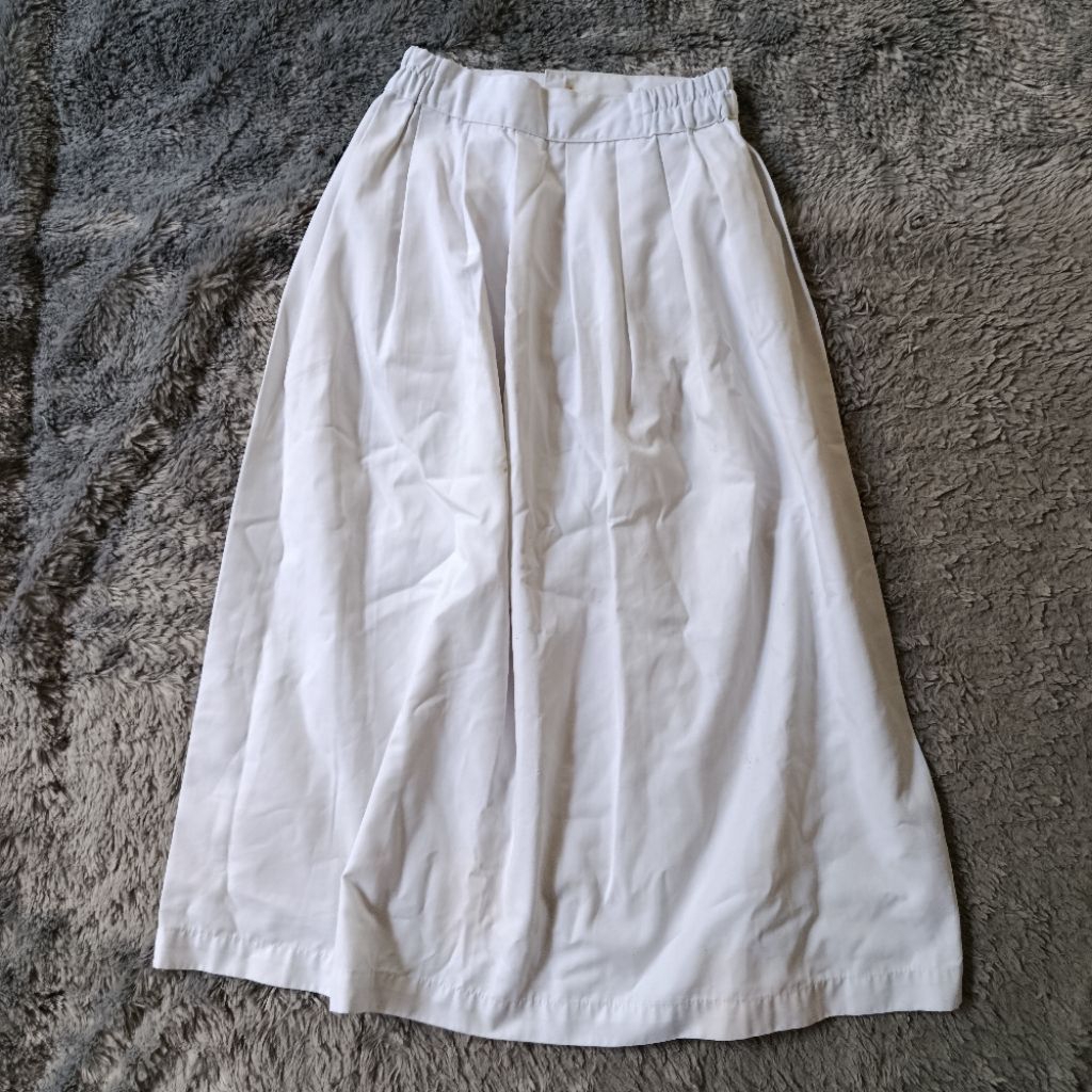 preloved rok sekolah putih / Titanic 24