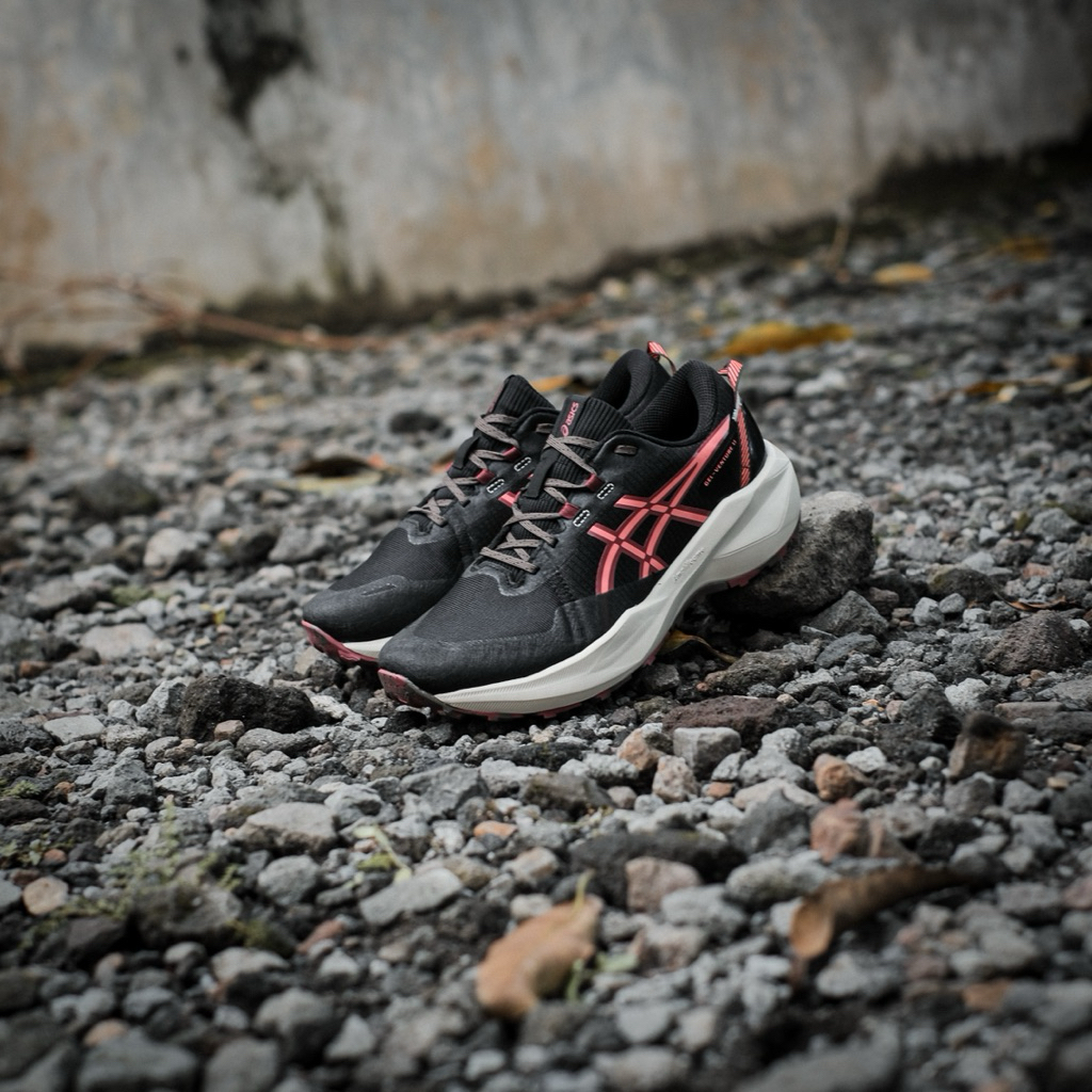 Trail Run Shoes / Sepatu Trail Run G*l Venture 11 Black Peach