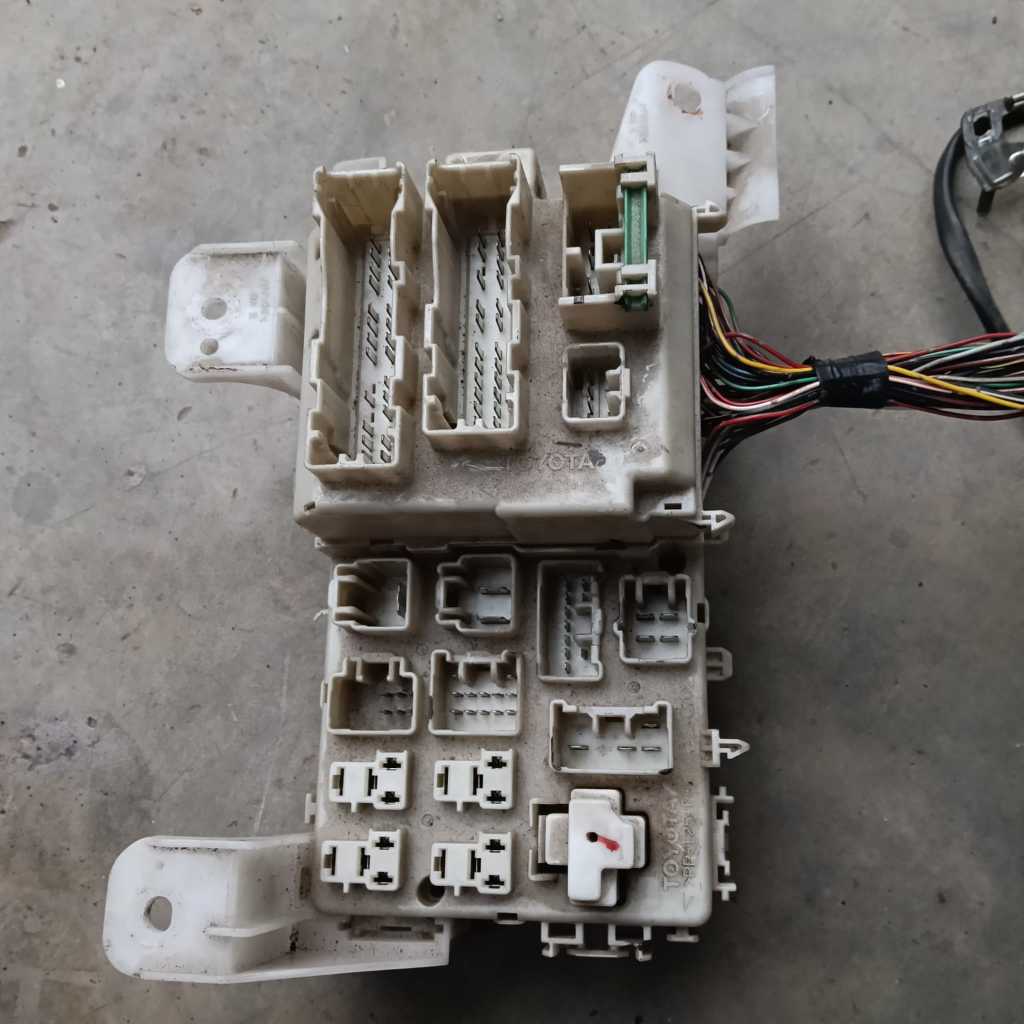 BCM BOX FUSE TOYOTA COROLLA ALTIS 2006 ORIGINAL