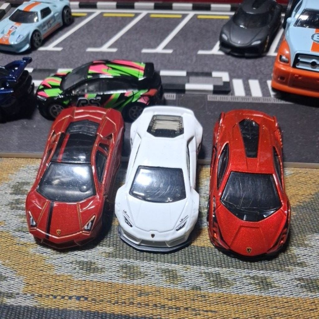 HOTWHEELS BUNDLING LAMBORGHINI