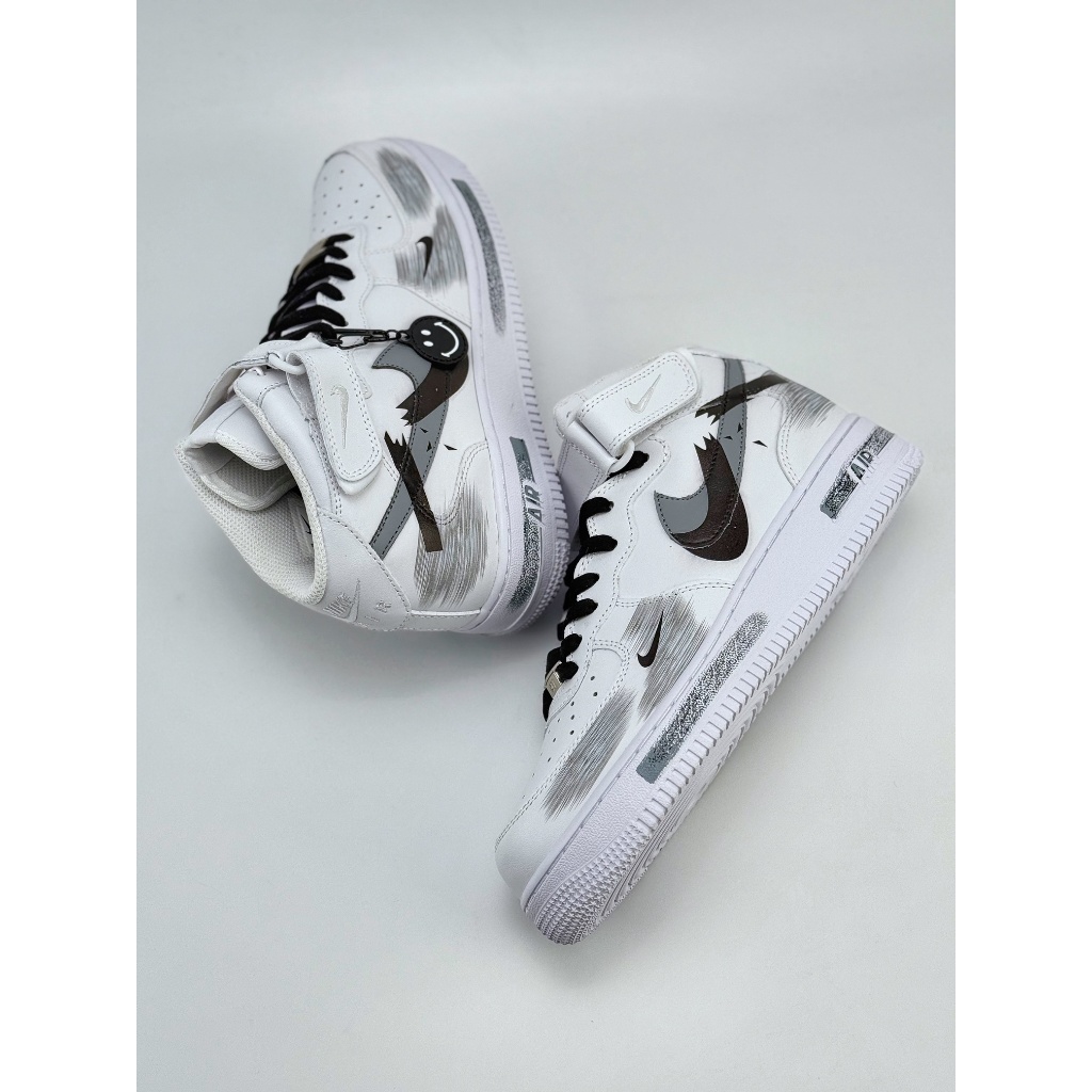 Air Force 1 Mid 07 Putih Hitam 4