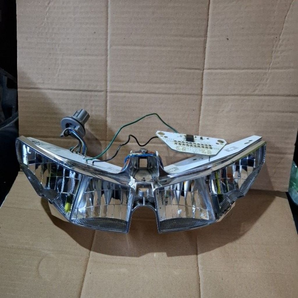 lampu vcb rumah vcb full set led lampu utama & senja vario 125 led old (lengkap rumah dan vcb nya)