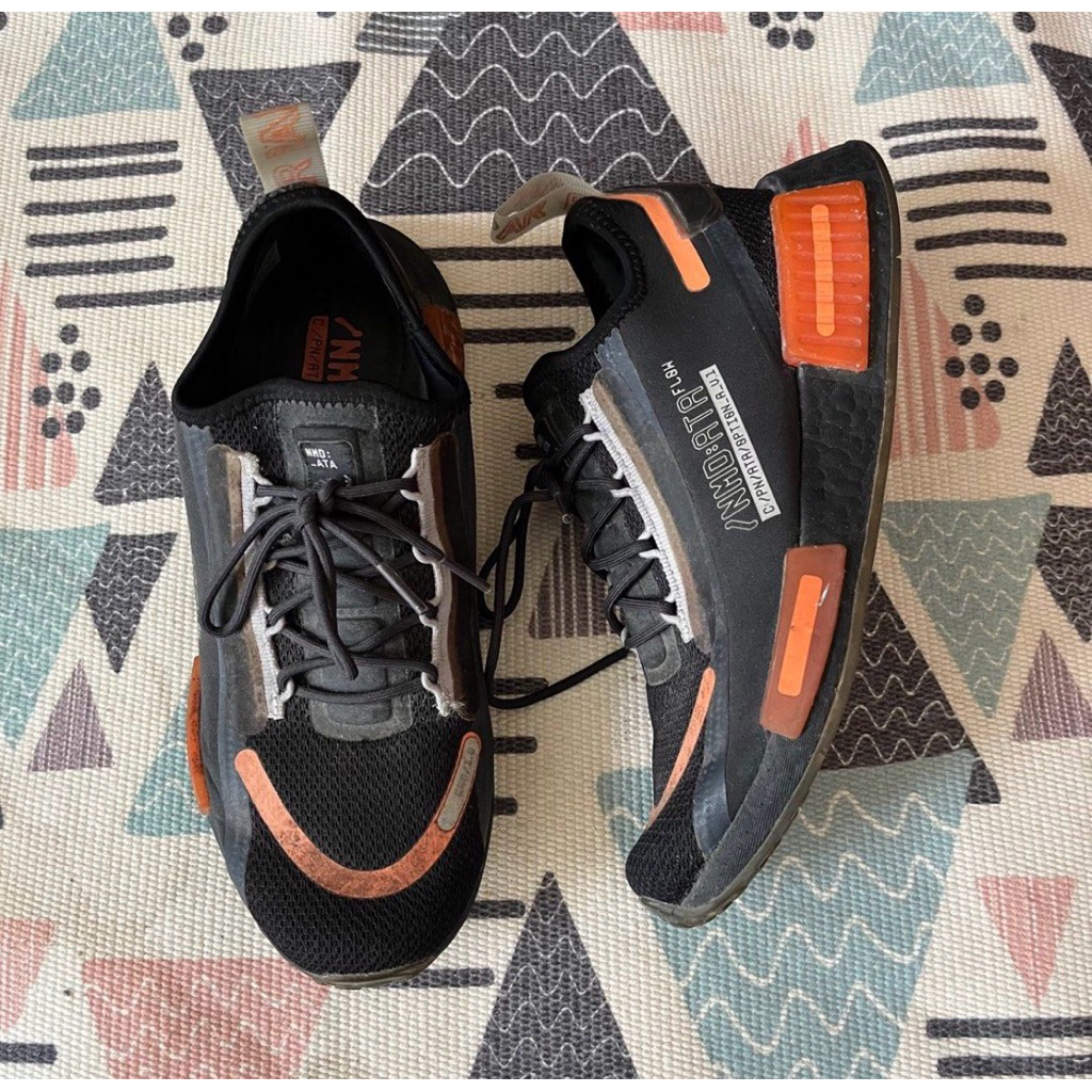 Sepatu AD1D4S NMD R1 Specto
