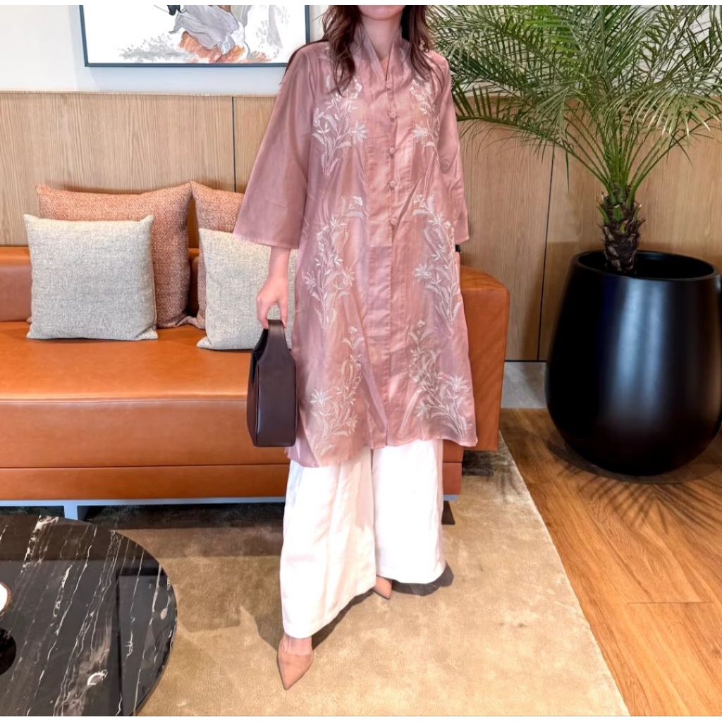 Atasan Lausboutique