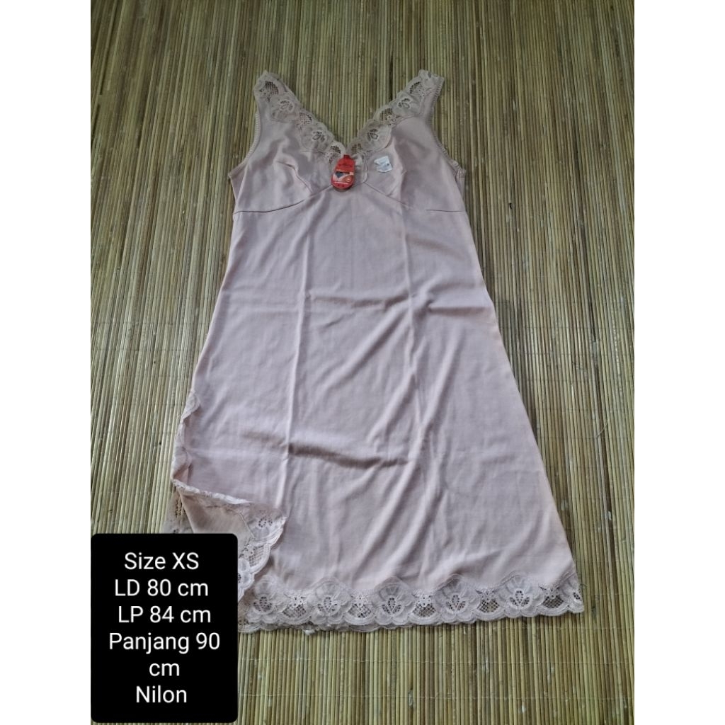 (BARU) Under Rok Terusan / Slip MERRY Size XS