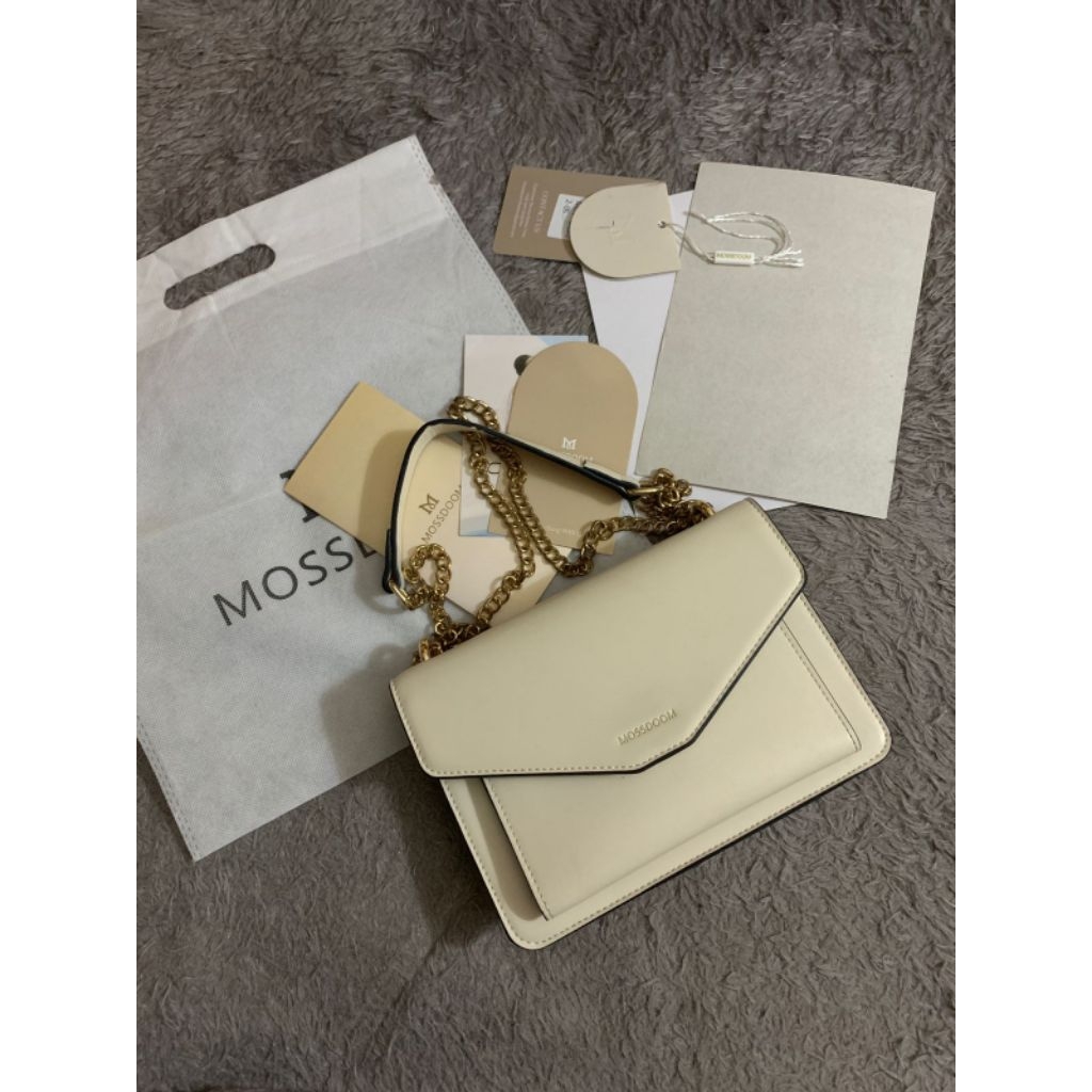 mossdom tas selempang off white