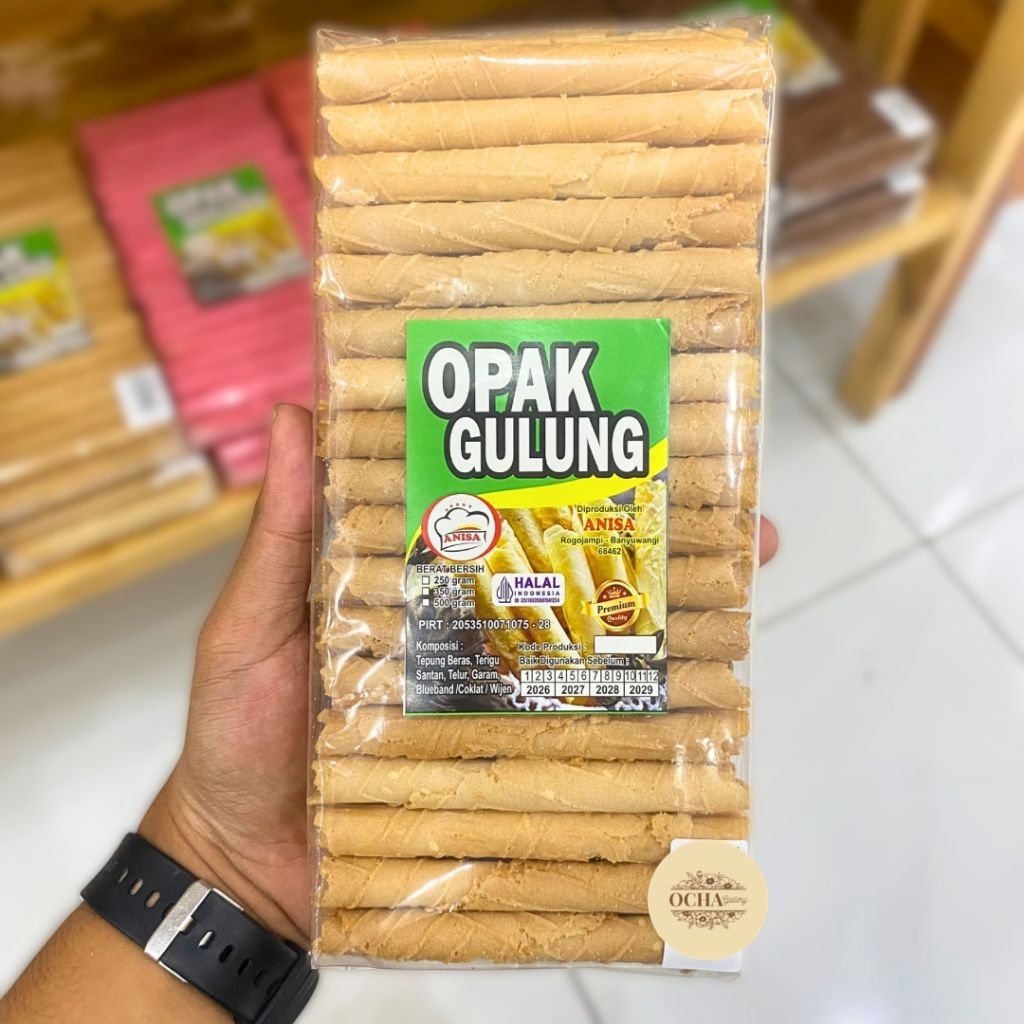 Opak Gulung Kue Khas Banyuwangi, Ocha Gallery Pusar Oleh-Oleh Banyuwangi