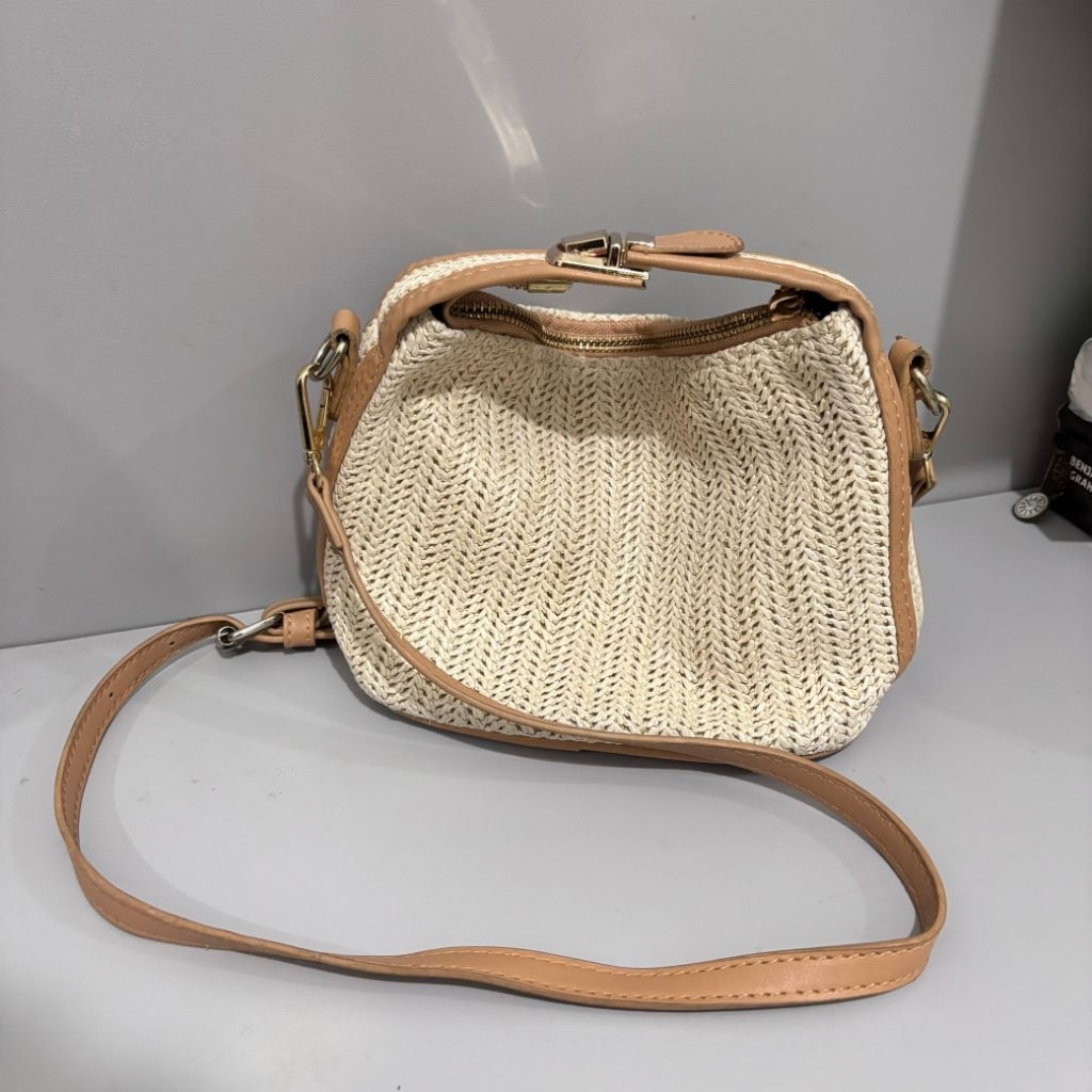 (LIKENEW) Tas Pantai Sling Bag Wanita Tas Selempang Rotan Tas Rajutan Tas Anyaman