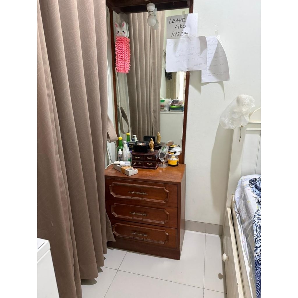 meja rias kayu jati, ada lampu, antik