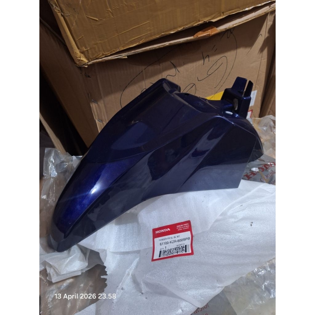 Spakbor slebor depan Honda vario Techno 125 KZR fi warna SPB (biru dongker) original ahm honda 61100