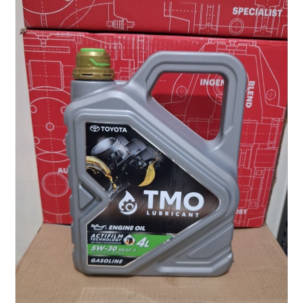Oli mesin Toyota TMO 5W-30 4liter / paket filter oli
