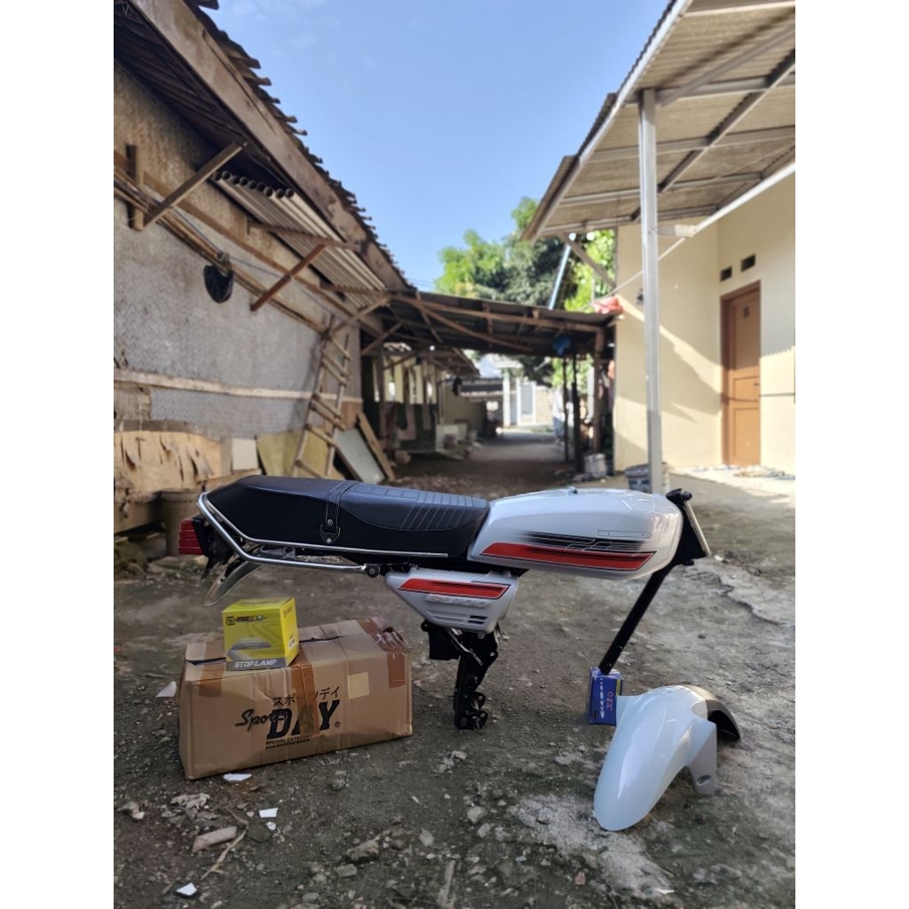 Bodi set Rangka GL100 Cat Baru Lembayung Merah