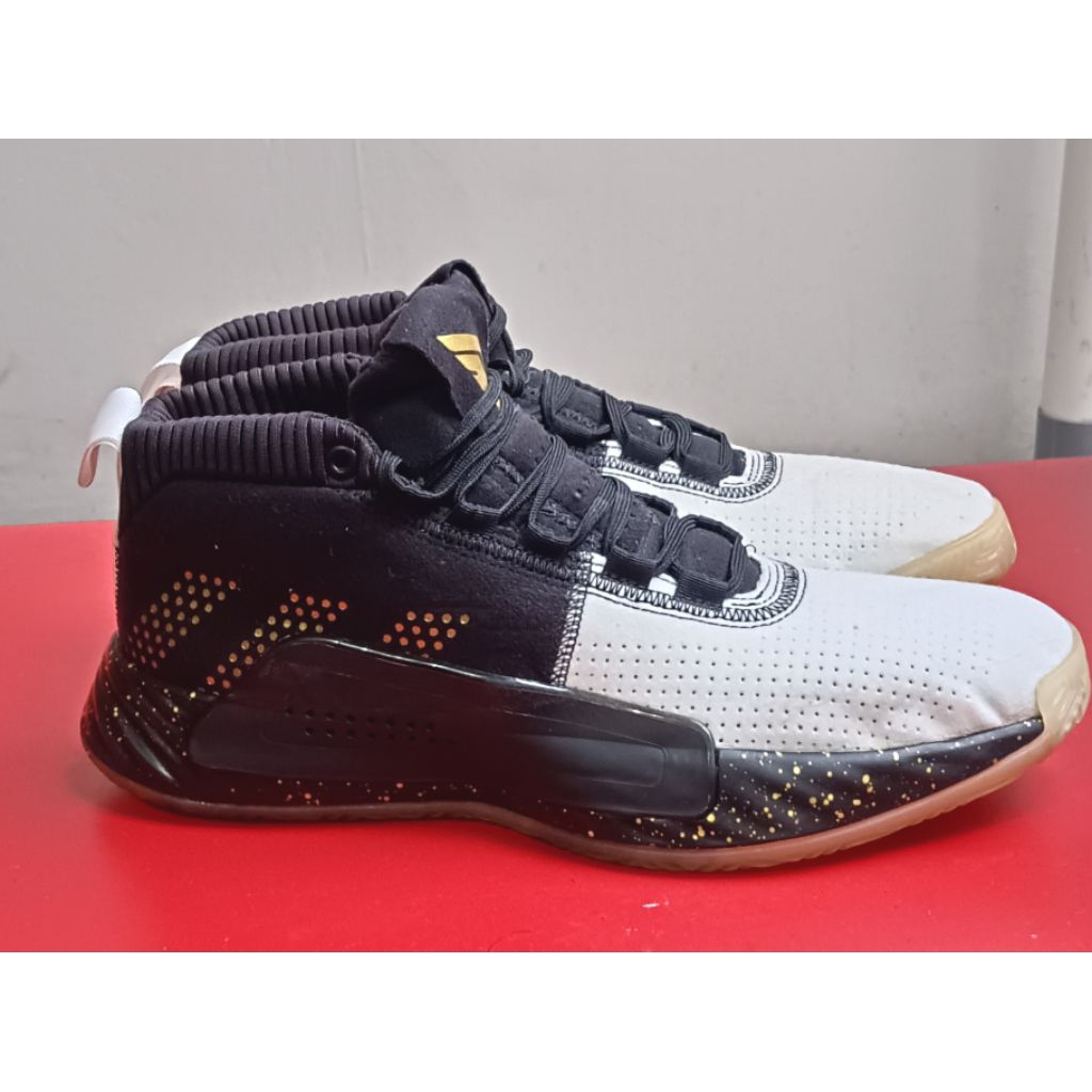 adidas dame 5 size 43