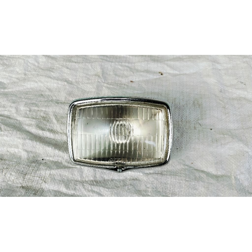 REVLEKTOR LAMPU DEPAN V80 YAMAHA V80 NOS