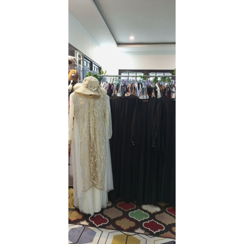 GAMIS DRESS PUTIH CREAM COKSU OUTER TILE BRUKAT MIX ORGANZA LEPAS PASANG