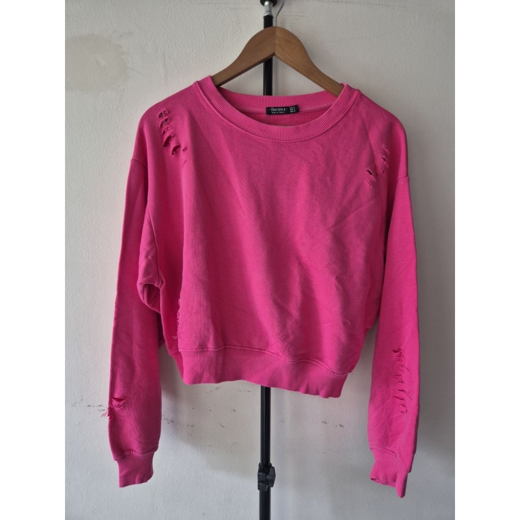 BERSHKA OVERSIZES SWEATER CROP RIPPED