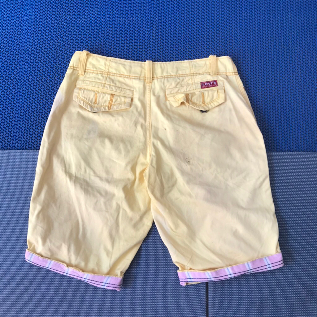 Vintage Levis Red Tag Label short pants jeans fading yellow  Colorway Size 30  Made in cambodia  Mea