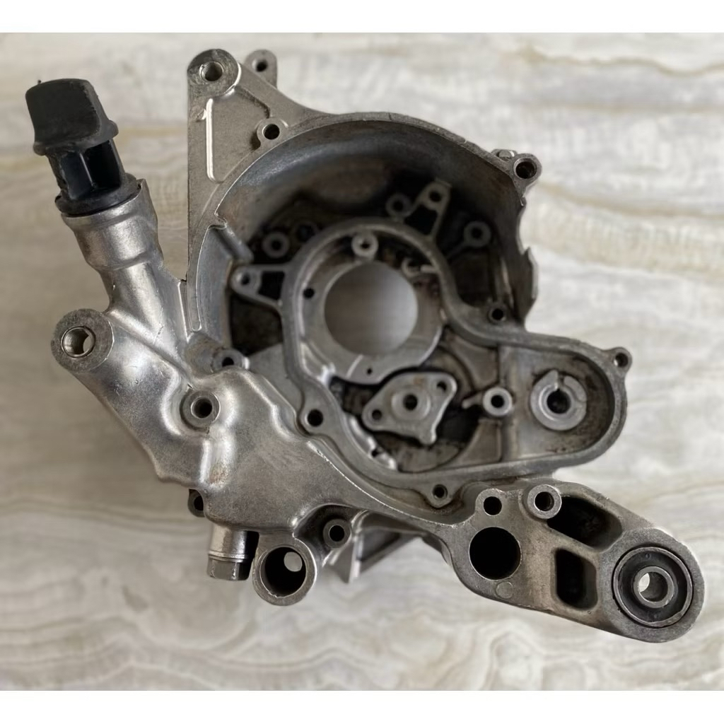 Blok mesin crankcase krengkes kalter kanan bak oli honda vario 110 karbu, Vario 110 karbu techno ori