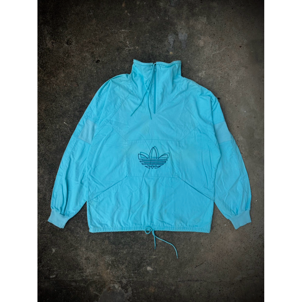 Adi trefoil center logo vintage