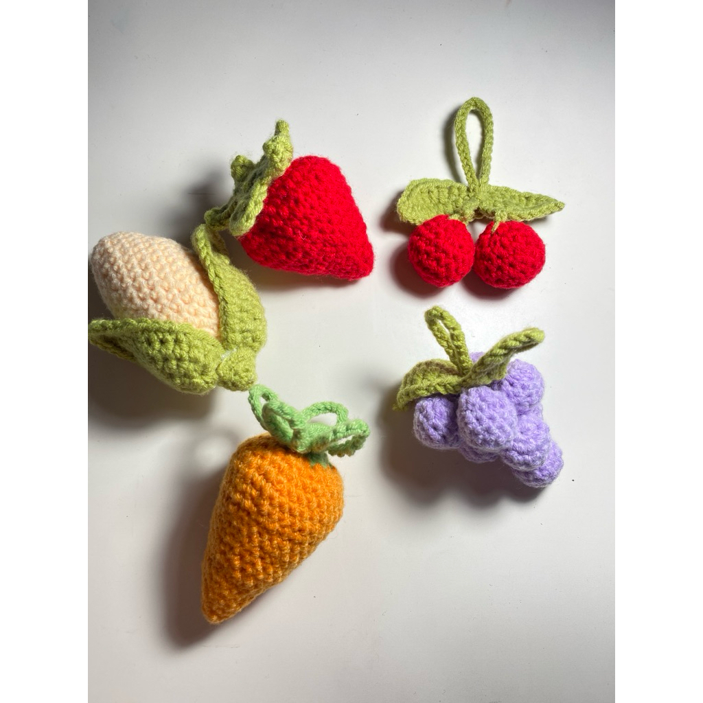 satu set amigurumi buah