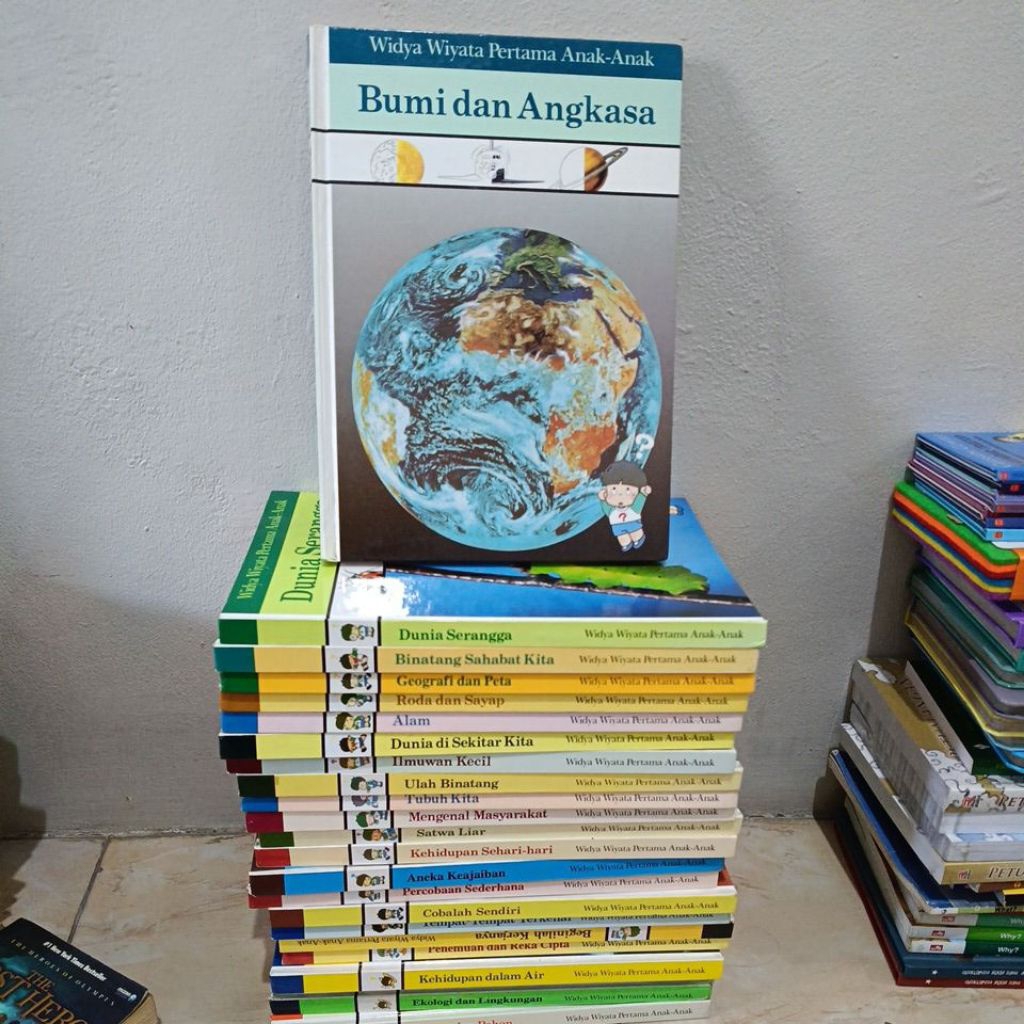 Buku Ensiklopedia Anak Anak Widya Wiyata Pertama ( WWP ) Original Preloved
