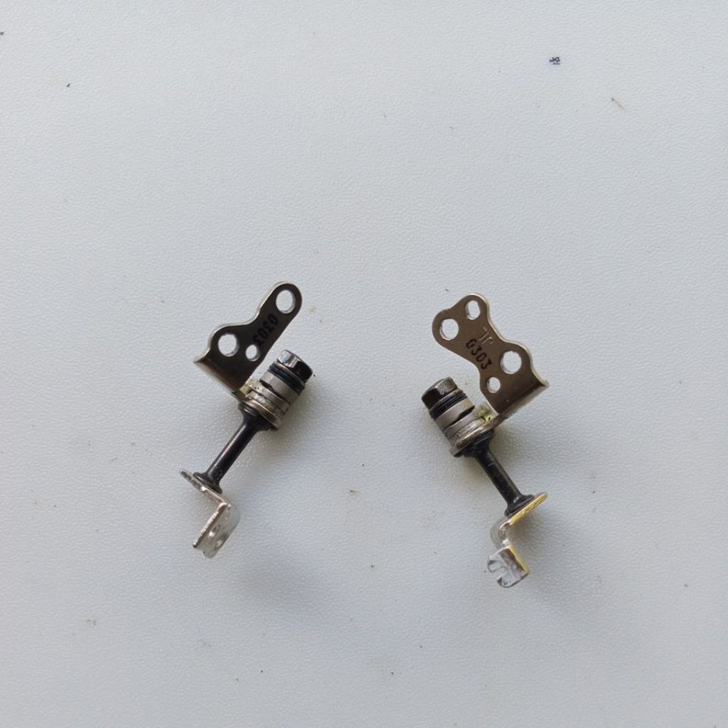 Engsel Laptop Toshiba PORTEGE R830