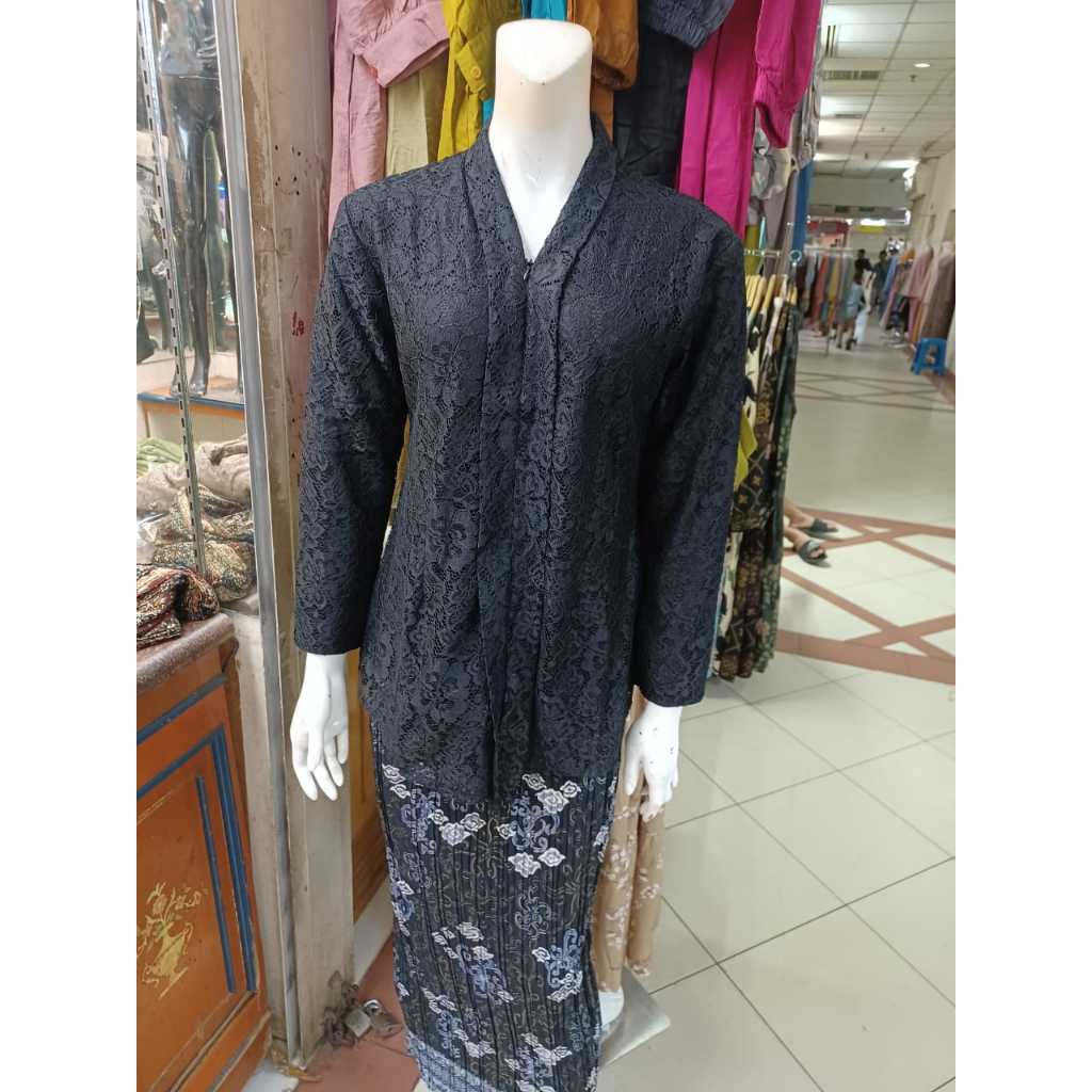 Kebaya Kartini  Hitam Modern Brokat Furing Tangan Panjang Kebaya Brokat