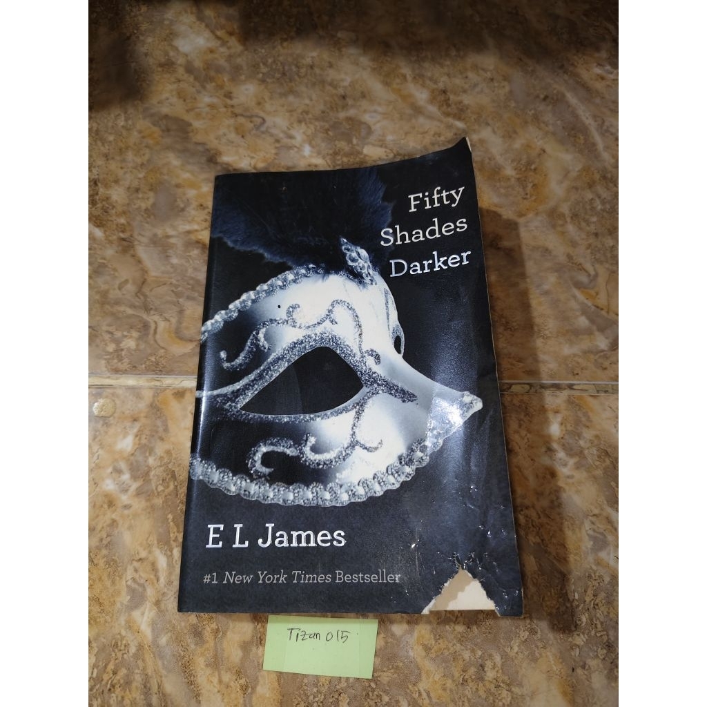 Buku Fifty Shades Darker - E L James