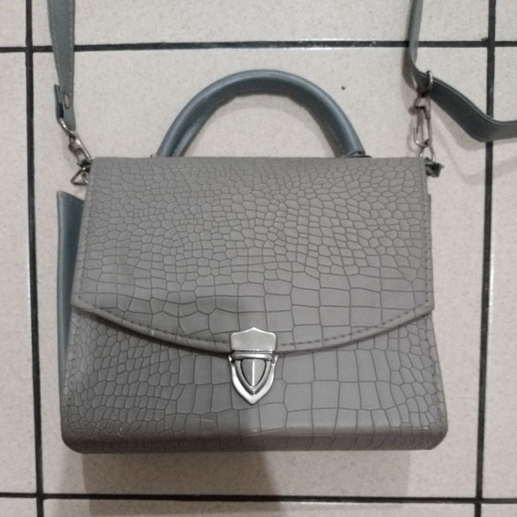 Hana tas MINISO - Preloved