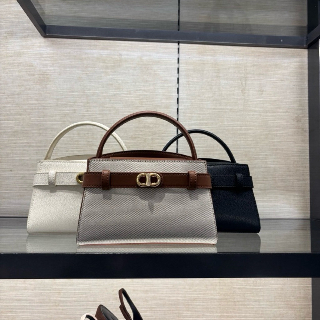 tas slingbag/selempang top handle metallic buckle aubrielle ck