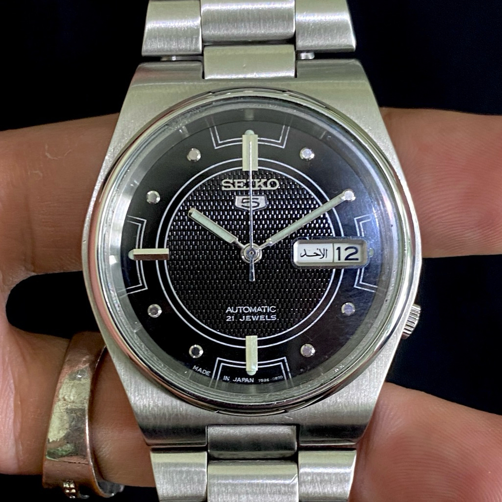 Seiko 5 7S26-0520 Black Honeycomb Sector Dial