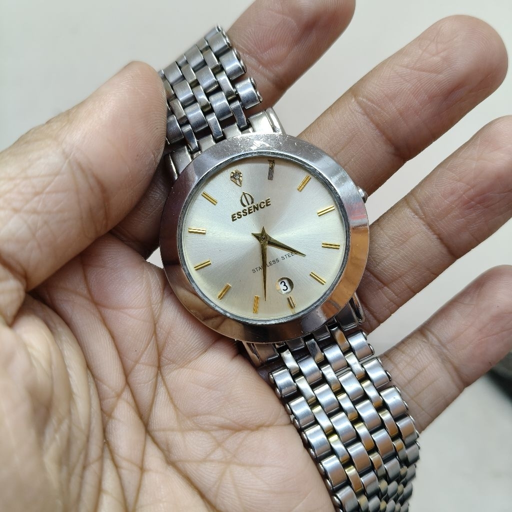 Jam cowo second Essence