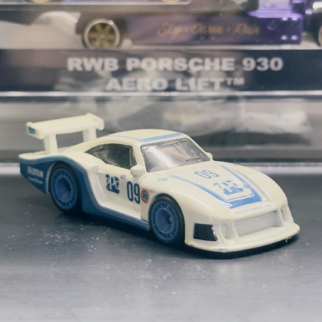 Hotwheels Premium Silhoutte Porsche 935 Putih Loose