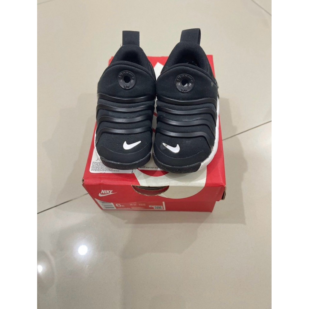 Nike Dynamo Go