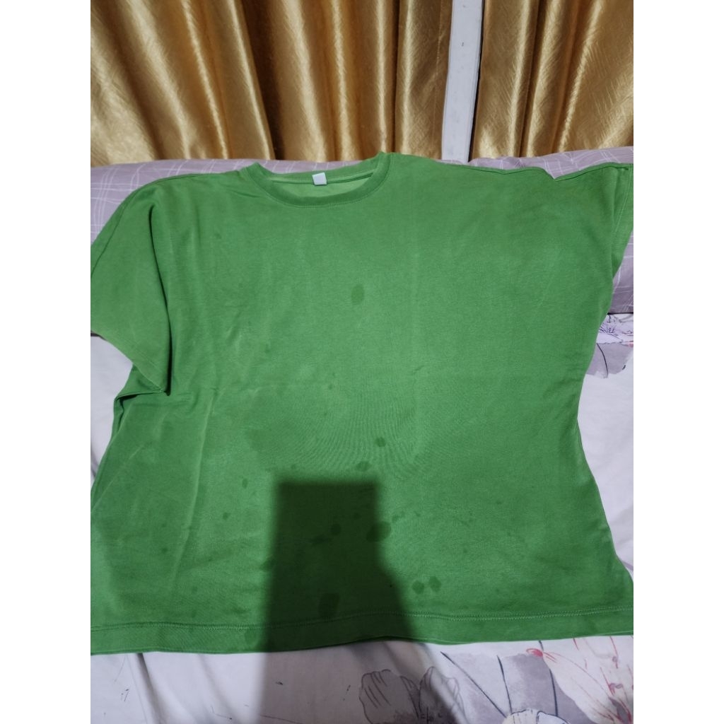 Kaos Uniqlo- Preloved