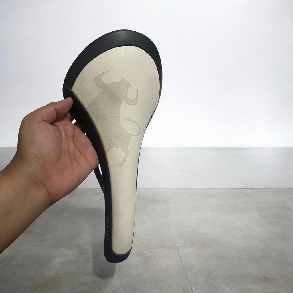 SADDLE FIZIK kurve Carbon Leather