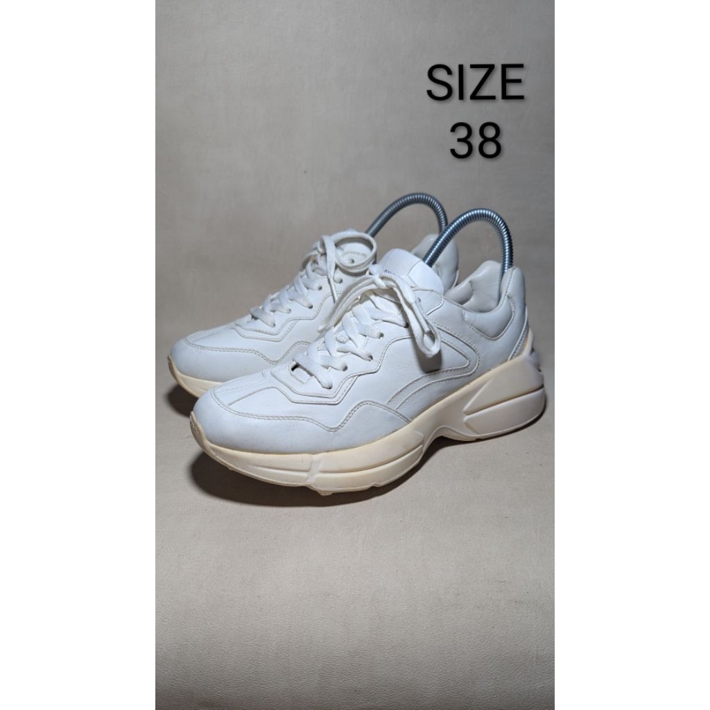 SEPATU PRELOVED GUCCI RHYTON SNEAKERS SIZE 38