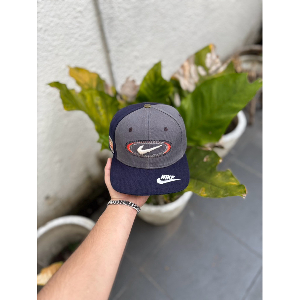 Topi Nike Vintage Oval Logo Twotone
