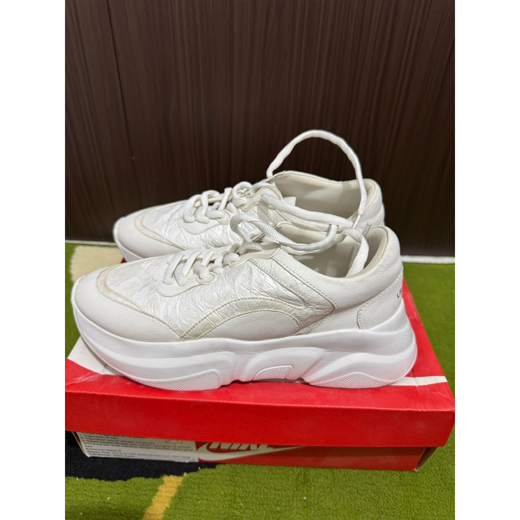 Preloved Pedro sepatu wanita sneakers