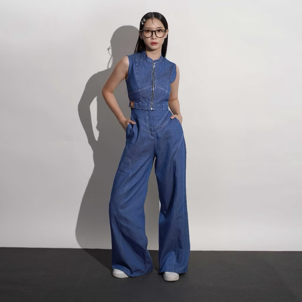 CRUE - Denim Pants (PRELOVED) in Blue Denim & Light Denim // denim cargo pants / cargo pants / denim