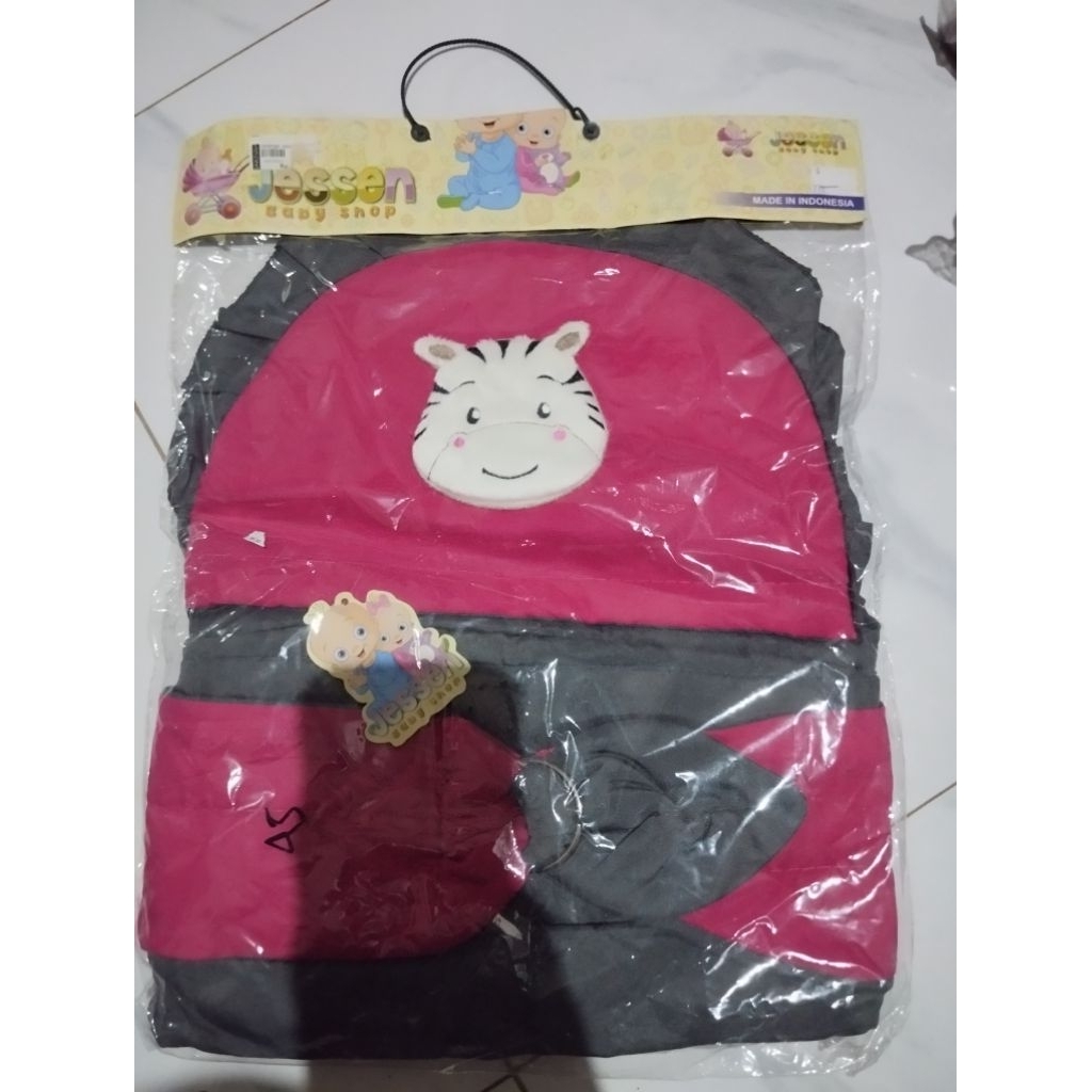 GENDONGAN BAYI SAMPING, MEREK JESSEN