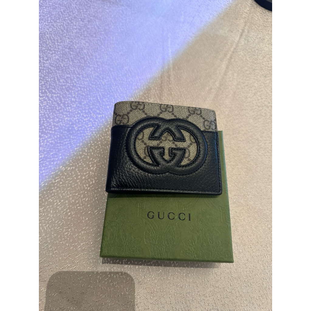 NEW GUCCI GG Interlocking Logo Leather Fold Men’s Wallet AUTHENTIC